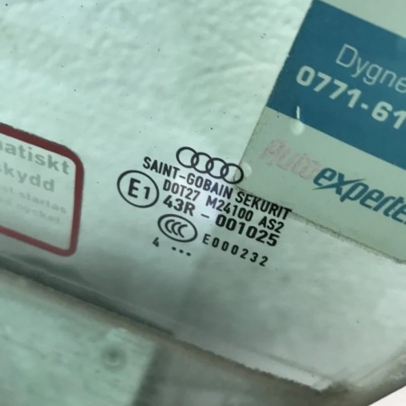 Geam stanga fata / Audi A3 8P 2010 / Caroserie, oglinzi si faruri