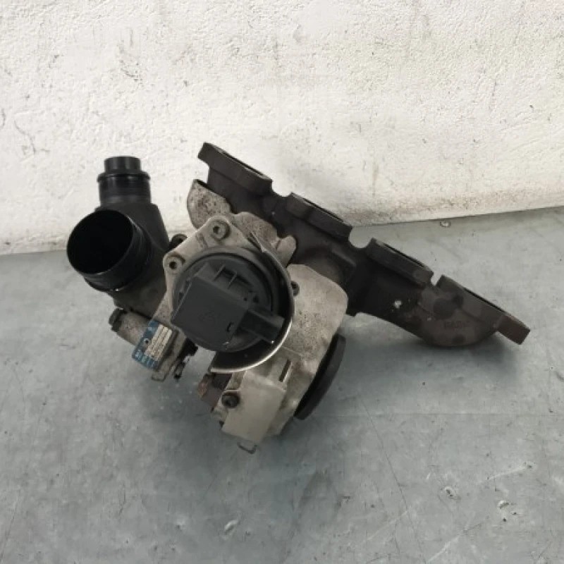 Turbosuflanta turbo turbina / Volkswagen Polo 6R 2011 / Motor, racire si evacuare