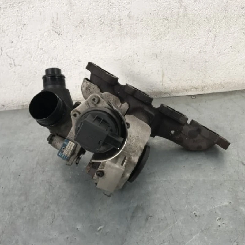 Turbosuflanta turbo turbina / Volkswagen Polo 6R 2011 / Motor, racire si evacuare