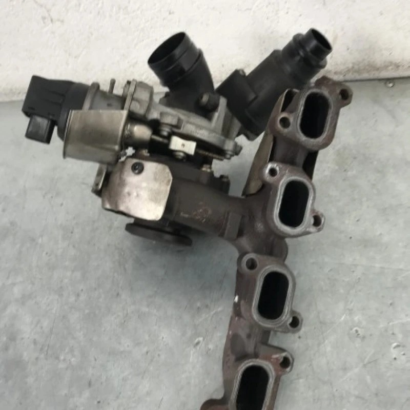 Turbosuflanta turbo turbina / Volkswagen Polo 6R 2011 / Motor, racire si evacuare