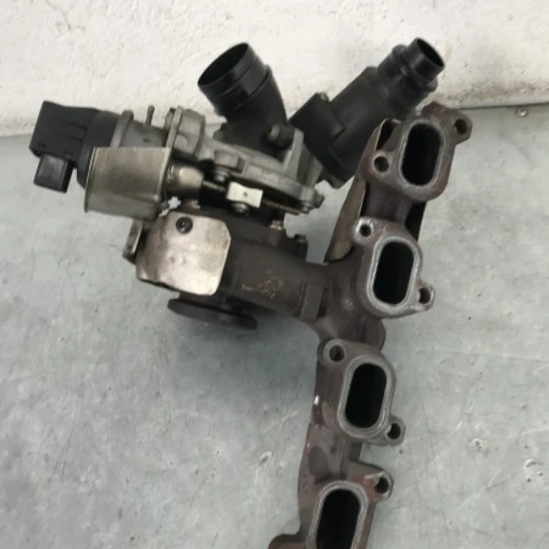 Turbosuflanta turbo turbina / Volkswagen Polo 6R 2011 / Motor, racire si evacuare