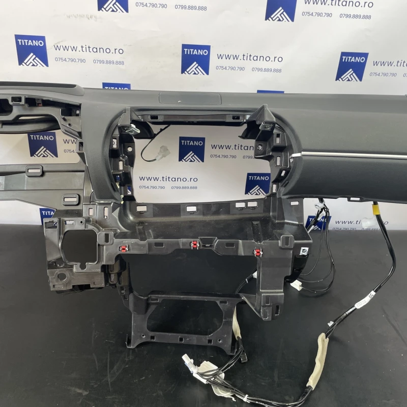 Plansa bord / Toyota Yaris XP130 facelift 2021 / Interior