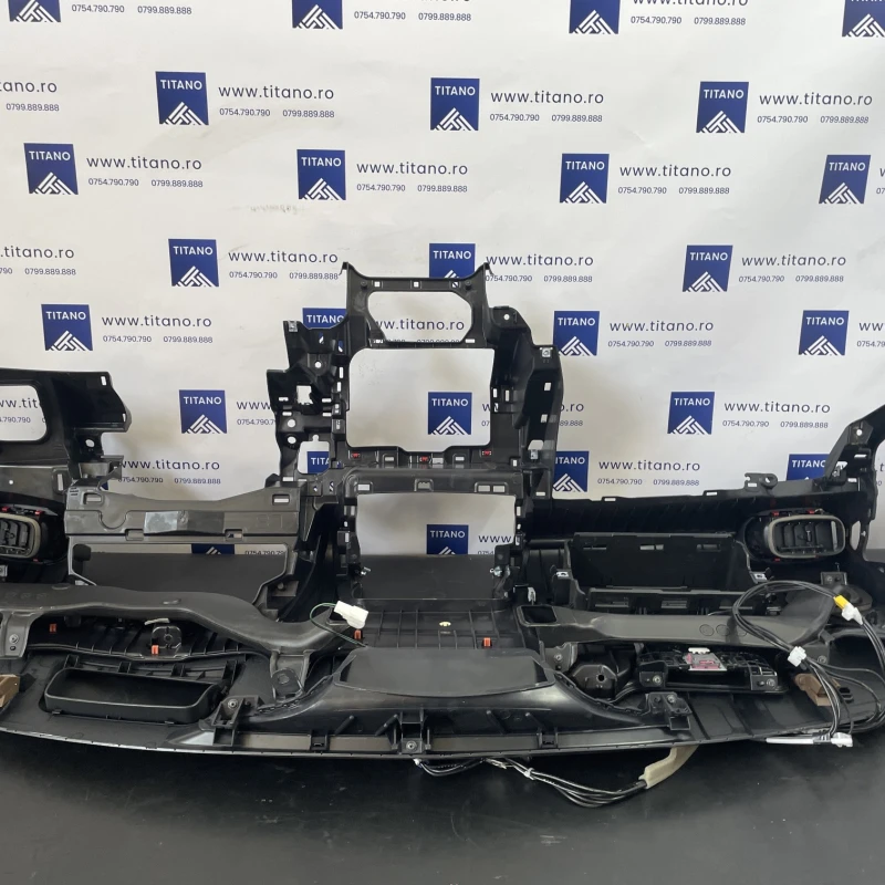 Plansa bord / Toyota Yaris XP130 facelift 2021 / Interior