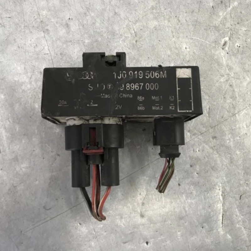 Releu electroventilator / Volkswagen Polo 6R 2011 / Audio si electronice