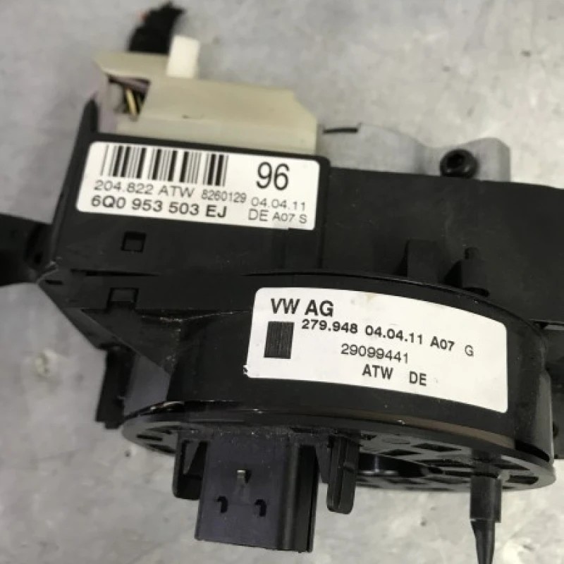 Spira volan cu manete / Volkswagen Polo 6R 2011 / Audio si electronice
