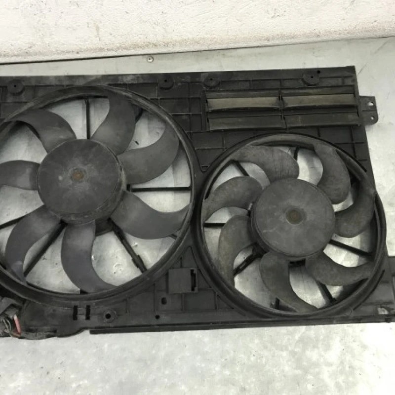 Electroventilator / Volkswagen Passat CC 2011 / Motor, racire si evacuare
