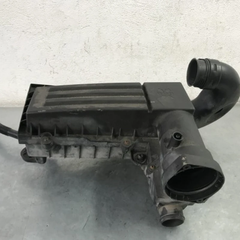 Carcasa filtru aer / Volkswagen   2011 / Motor, racire si evacuare
