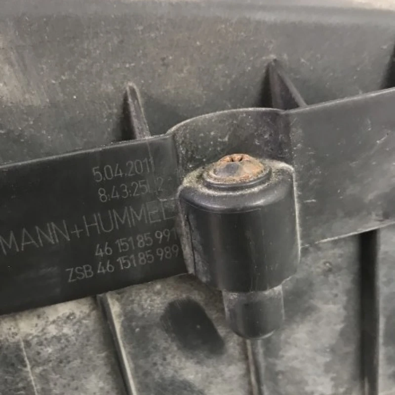Carcasa filtru aer / Volkswagen   2011 / Motor, racire si evacuare