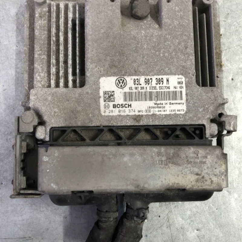 Calculator motor ecu / Volkswagen   2011 / Audio si electronice