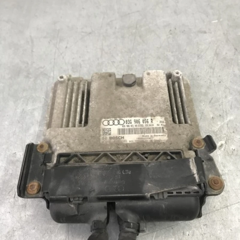 Calculator motor ecu Audi 