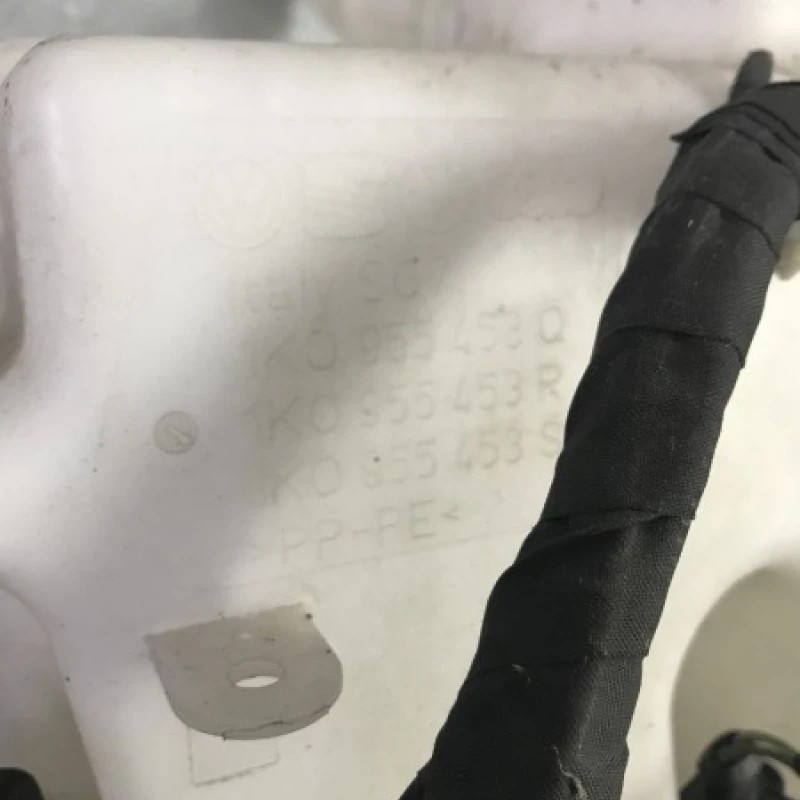 Vas lichid parbriz strop gel / Audi A3 8P 2010 / Caroserie, oglinzi si faruri