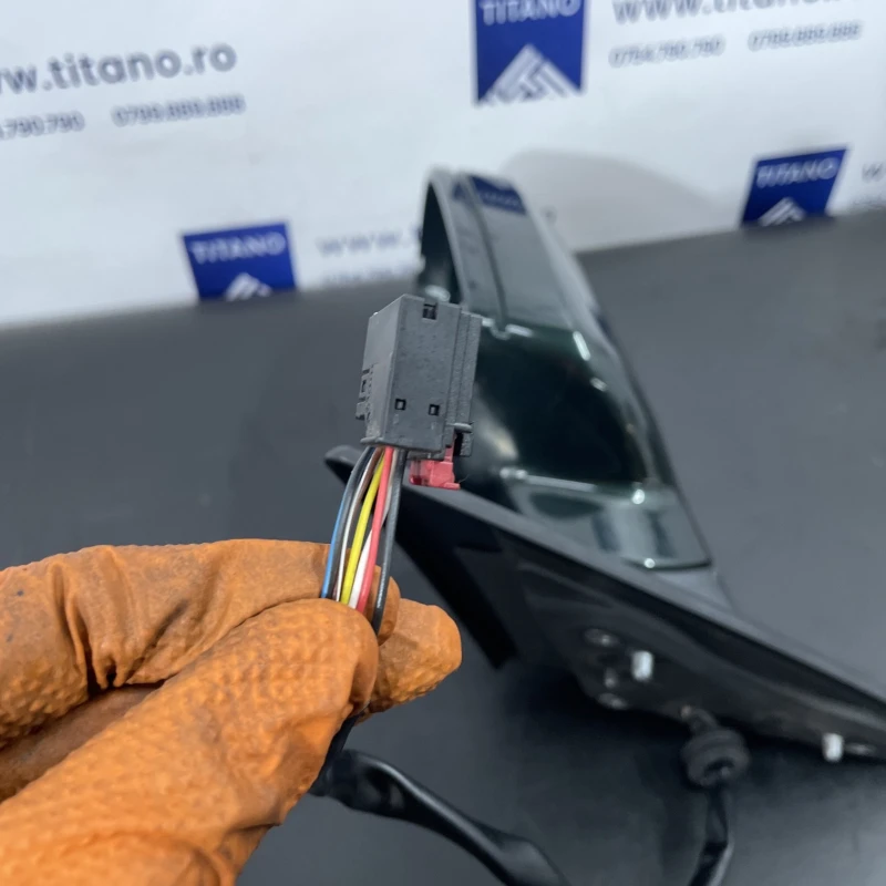 Oglinda stanga / Audi   2010 / Motor, racire si evacuare