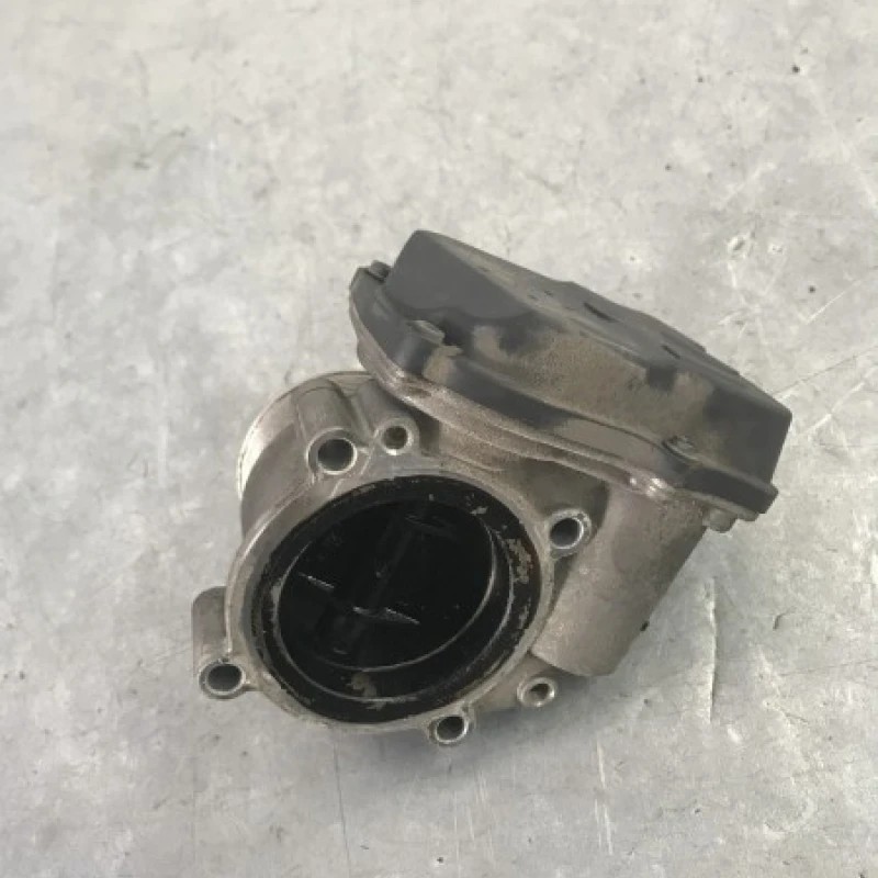 Clapeta de acceleratie / Audi A5 8T 2010 / Motor, racire si evacuare