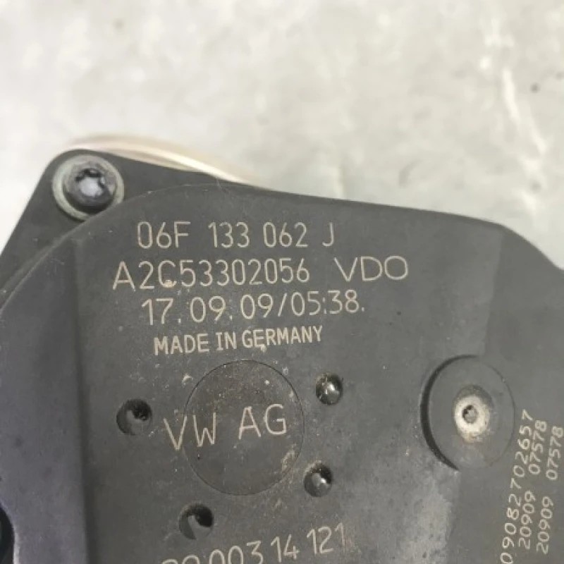 Clapeta de acceleratie / Audi A5 8T 2010 / Motor, racire si evacuare