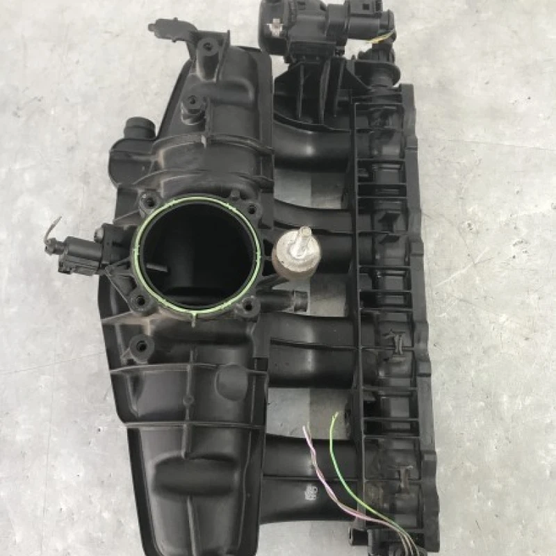 Galerie de admisie / Audi   2010 / Motor, racire si evacuare