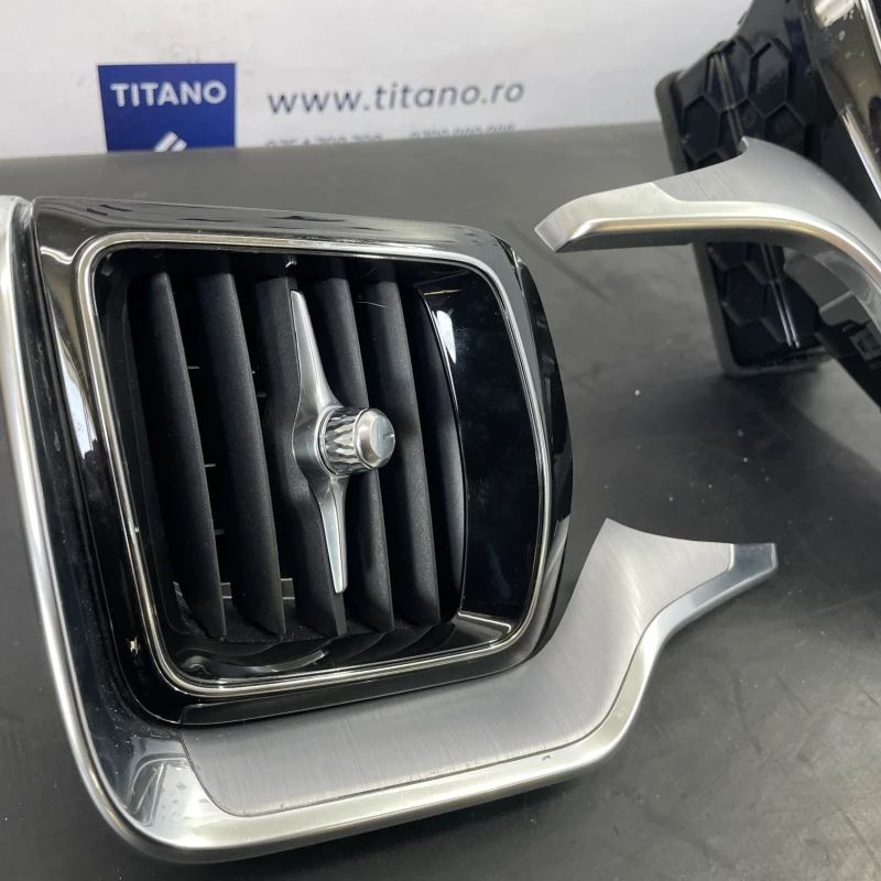Ornament trim bord / Volvo V60 V60 2019 / Interior