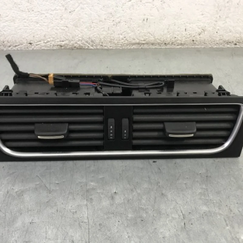 Grila centrala aer bord Audi 