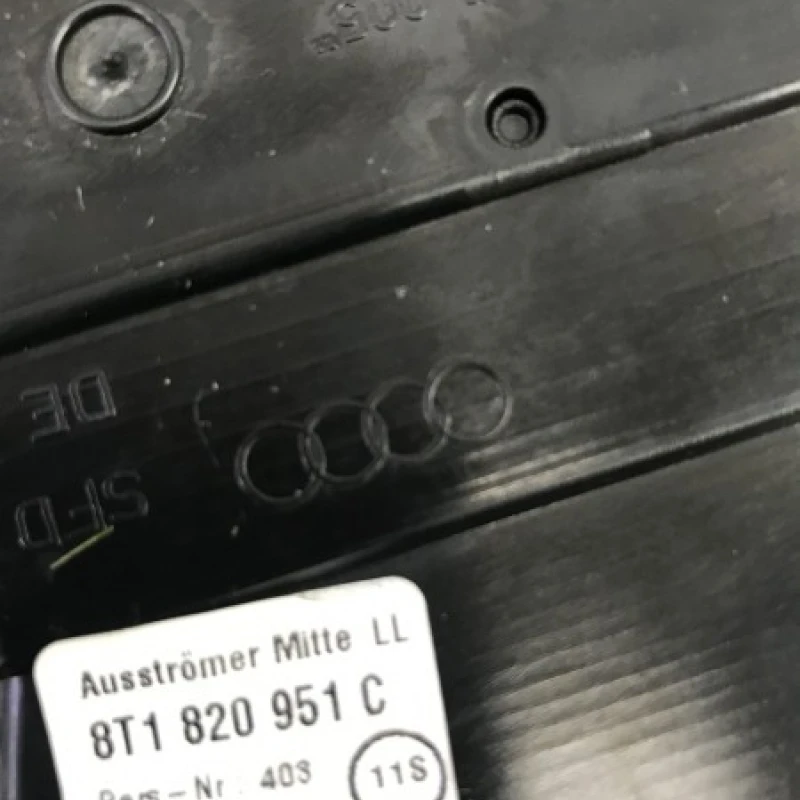 Grila centrala aer bord / Audi   2010 / Interior