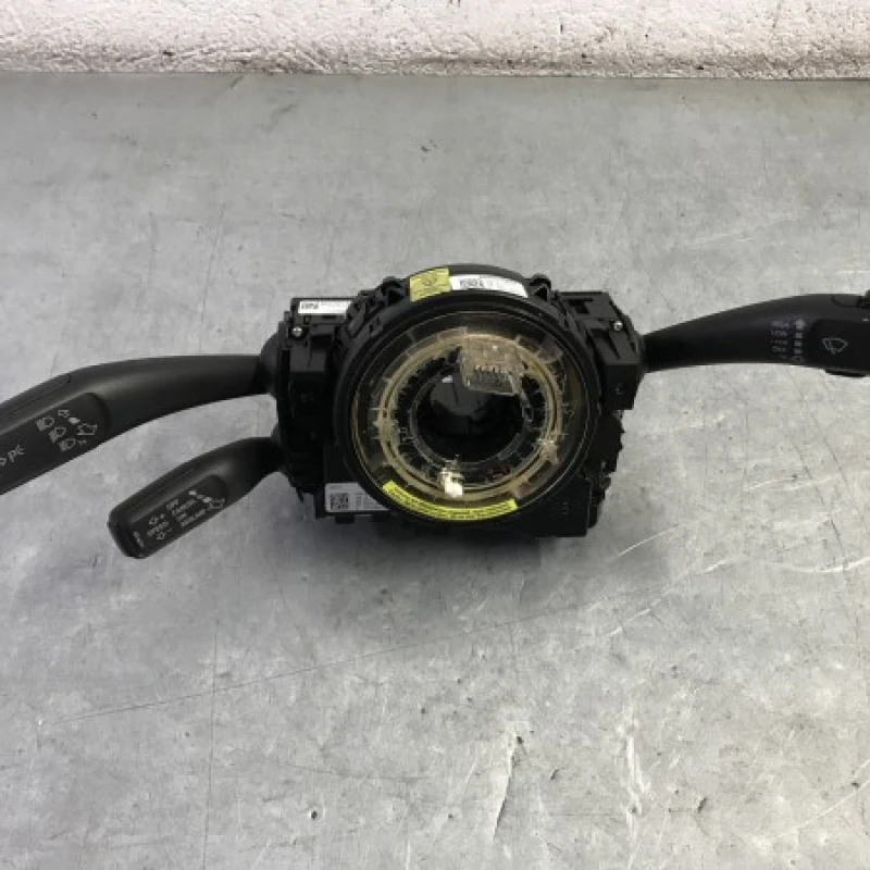 Spira volan cu manete / Audi   2010 / Audio si electronice