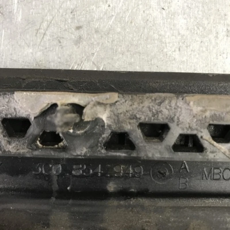 Bandou usa stanga spate / Volkswagen   2010 / Caroserie, oglinzi si faruri