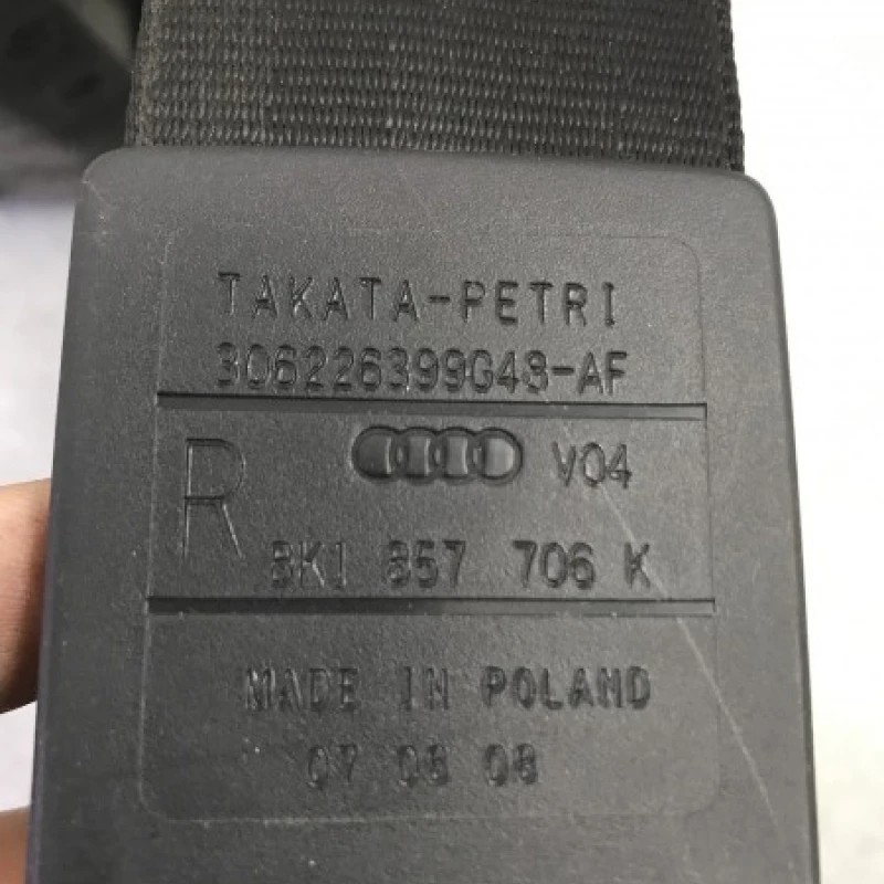 Centura dreapta fata / Audi A4 B8 2010 / Caroserie, oglinzi si faruri