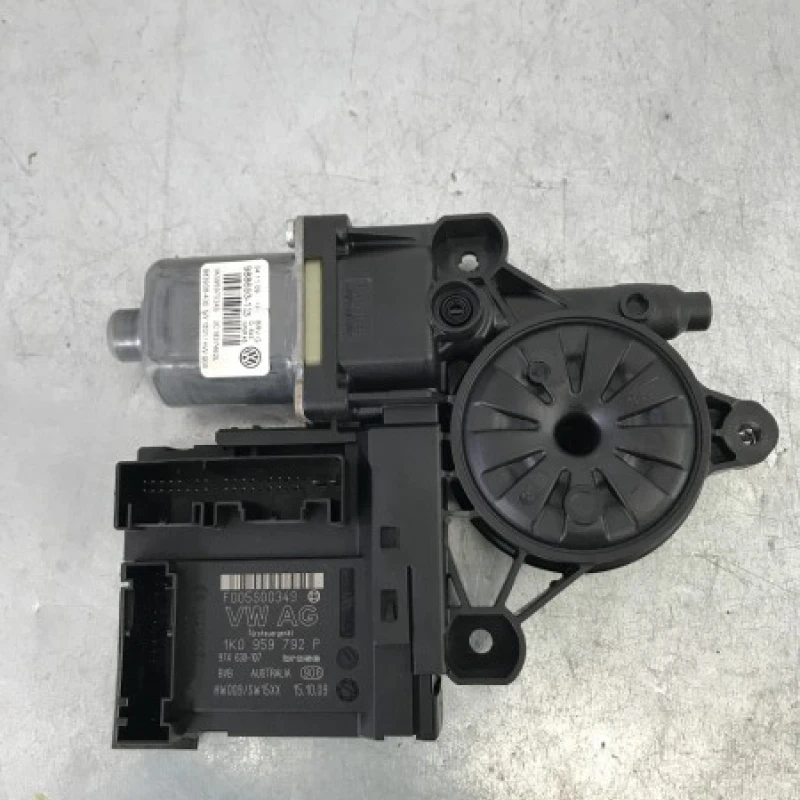 Modul usa dreapta fata / Volkswagen   2010 / Audio si electronice