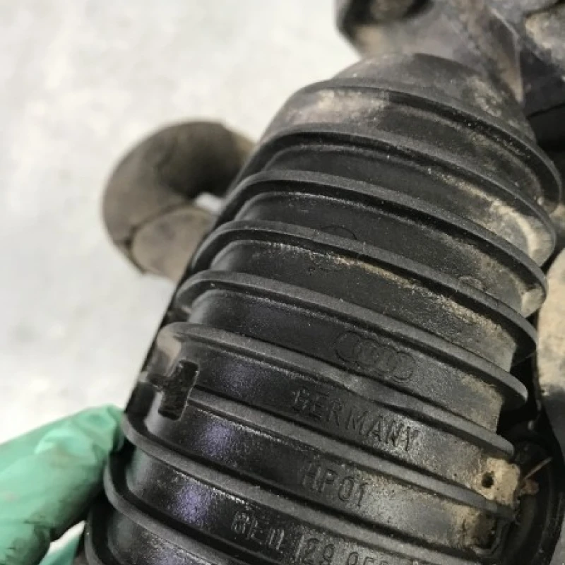 Rezervor vacuum / Audi   2010 / Motor, racire si evacuare