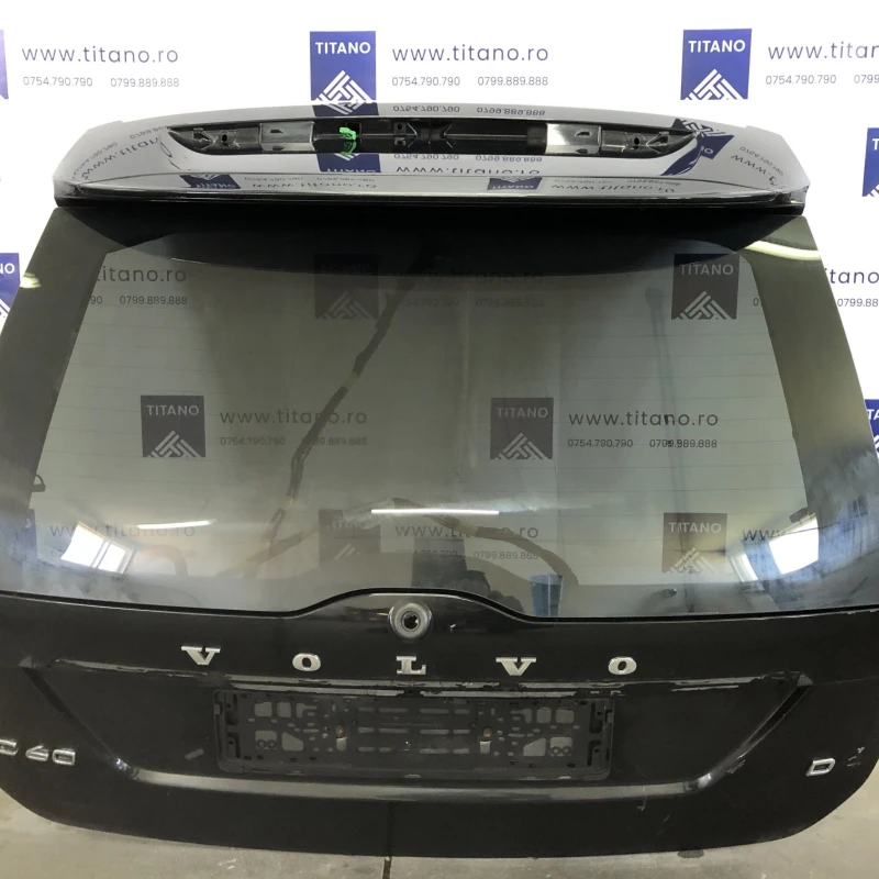 Haion / Volvo XC60 D4 2016 / Caroserie, oglinzi si faruri