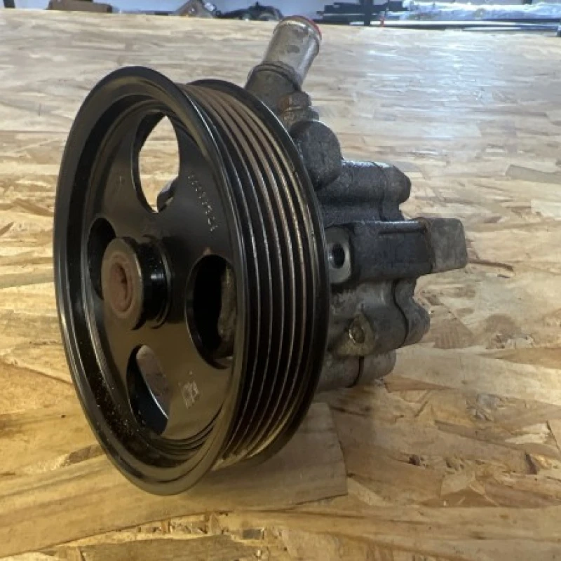 Pompa servo / Opel Insignia A 2014 / Directie si suspensie