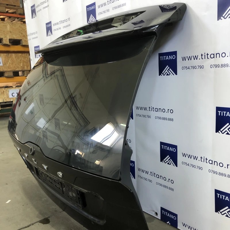 Haion / Volvo XC60 D4 2016 / Caroserie, oglinzi si faruri