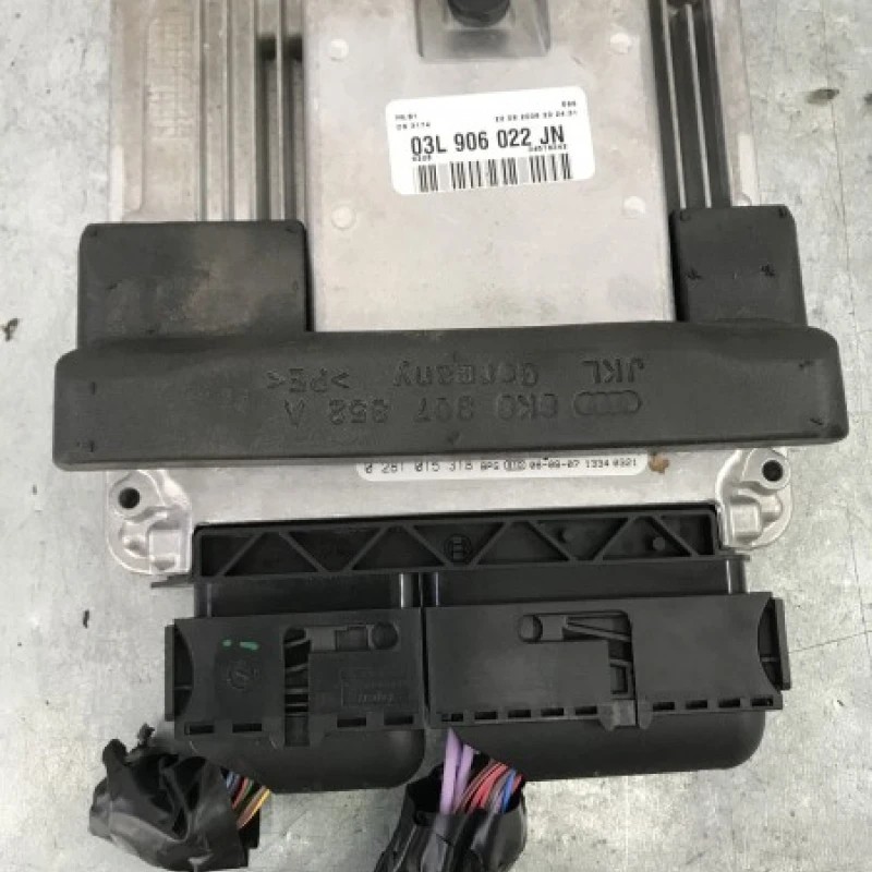 Calculator motor ecu Audi A4 B8 2010