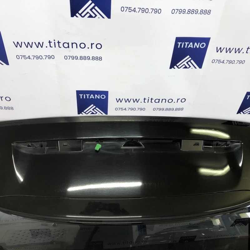 Haion / Volvo XC60 D4 2016 / Caroserie, oglinzi si faruri