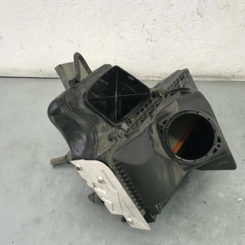 Carcasa filtru aer / Audi A4 B8 2010 / Motor, racire si evacuare