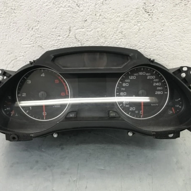 Ceas bord / Audi   2010 / Audio si electronice