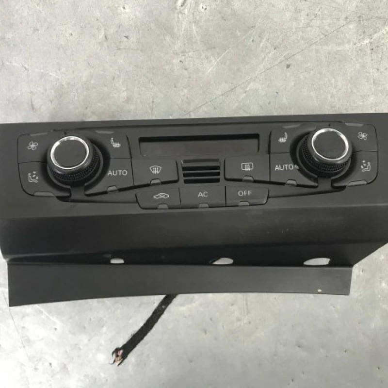 Panou climatronic Audi A4 B8 2010