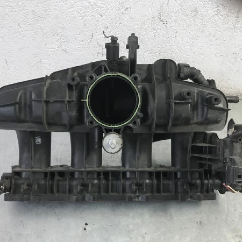 Galerie de admisie / Volkswagen   2010 / Motor, racire si evacuare