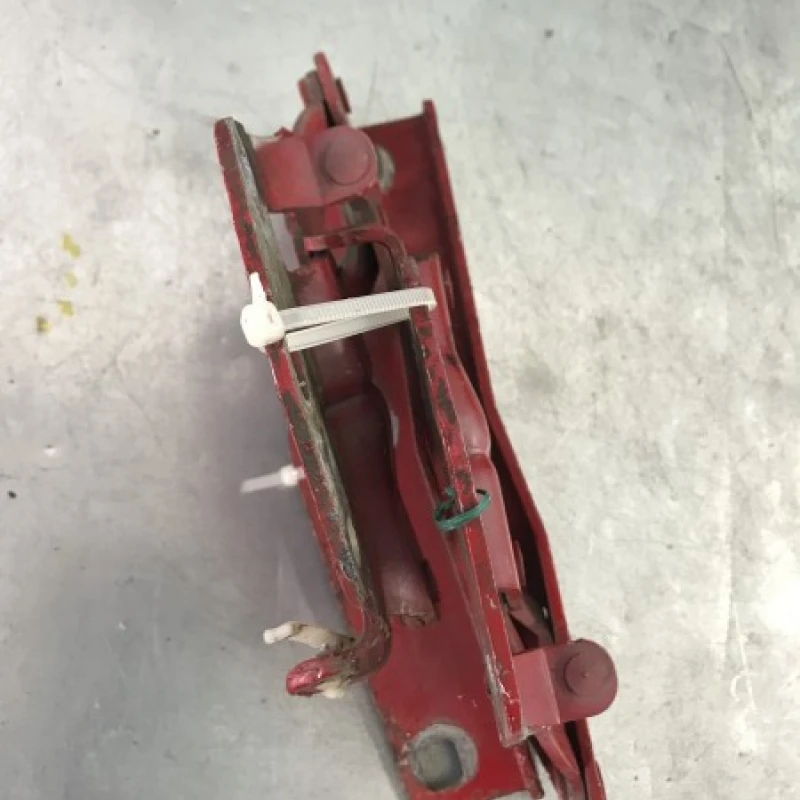 Balamale capota / Volkswagen Passat B7 2011 / Caroserie, oglinzi si faruri
