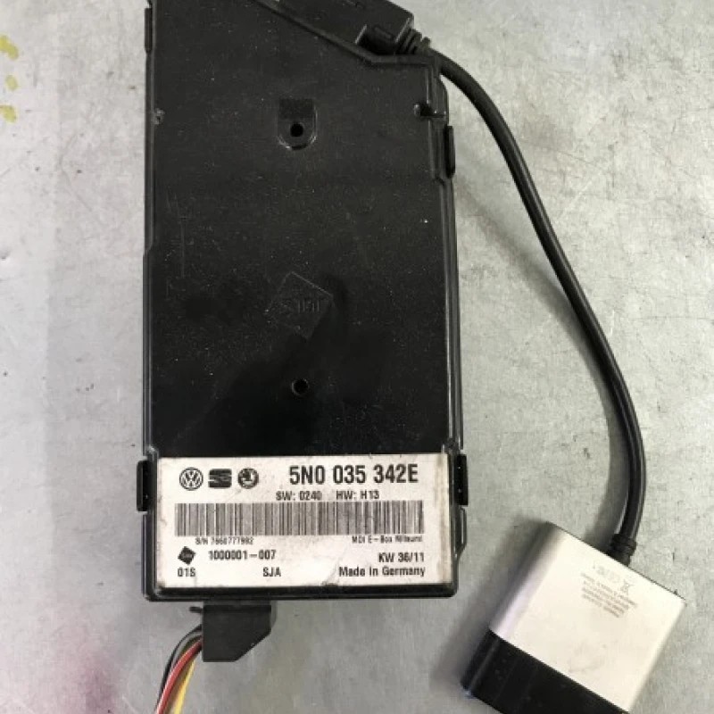 Modul audio / Volkswagen Passat B7 2011 / Audio si electronice
