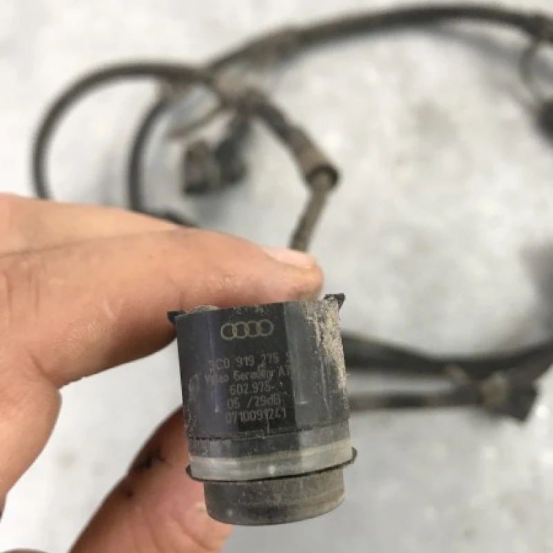 Instalatie Senzor parcare bara spate / Volkswagen Golf MK6 2010 / Audio si electronice