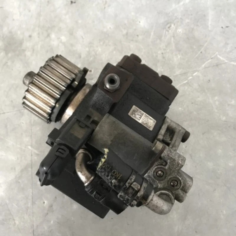 Pompa de injectie inalte Volkswagen Golf MK6 2010