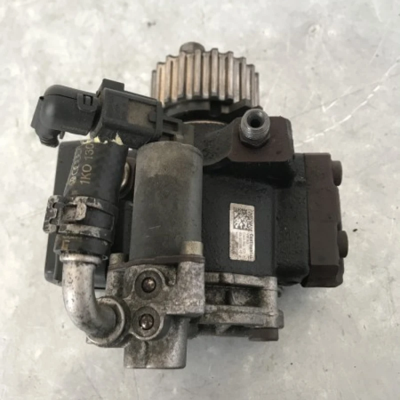 Pompa de injectie inalte / Volkswagen Golf MK6 2010 / Motor, racire si evacuare