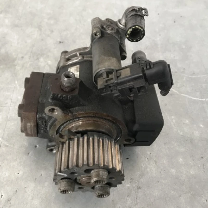 Pompa de injectie inalte / Volkswagen Golf MK6 2010 / Motor, racire si evacuare