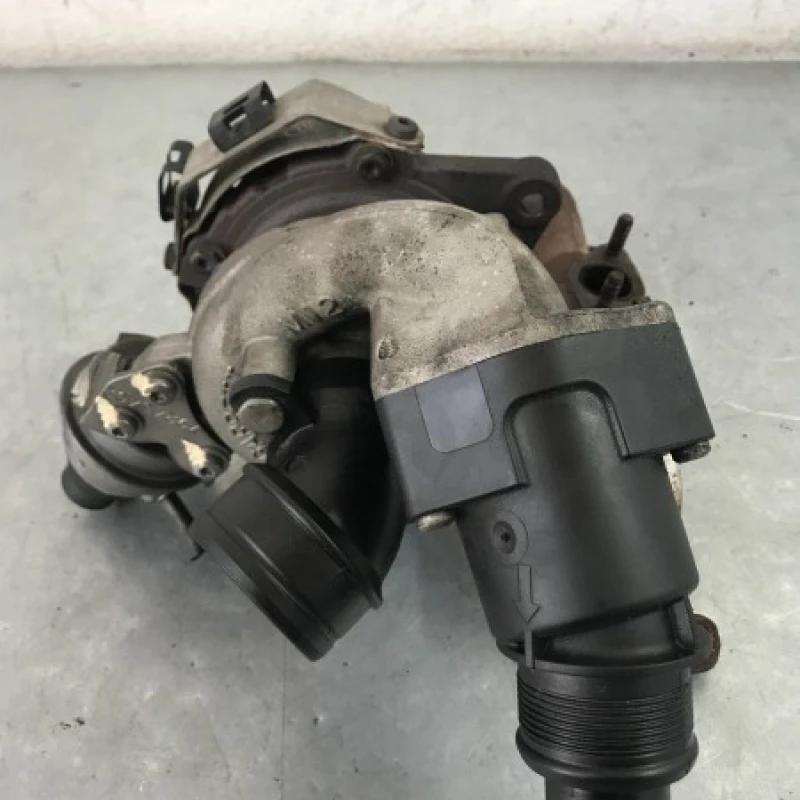 Turbosuflanta turbo turbina / Volkswagen Golf MK6 2010 / Motor, racire si evacuare