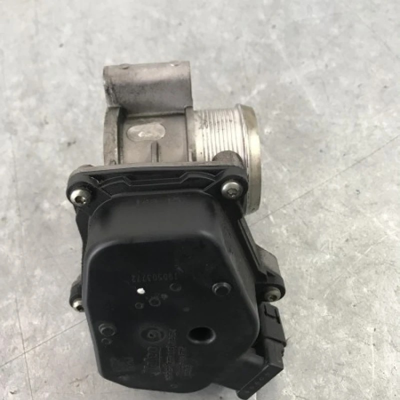 Clapeta de acceleratie / Volkswagen Golf MK6 2010 / Motor, racire si evacuare