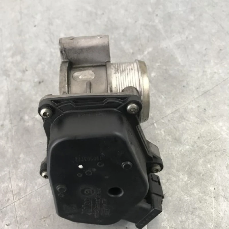 Clapeta de acceleratie / Volkswagen Golf MK6 2010 / Motor, racire si evacuare
