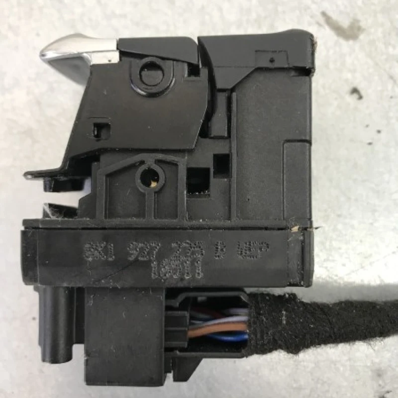 Buton frana de mana / Audi A4 B8 2012 / Audio si electronice