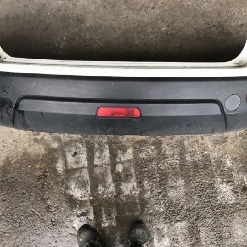 Bara spate Nissan 