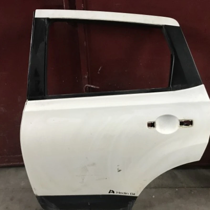 Usa stanga spate Nissan 