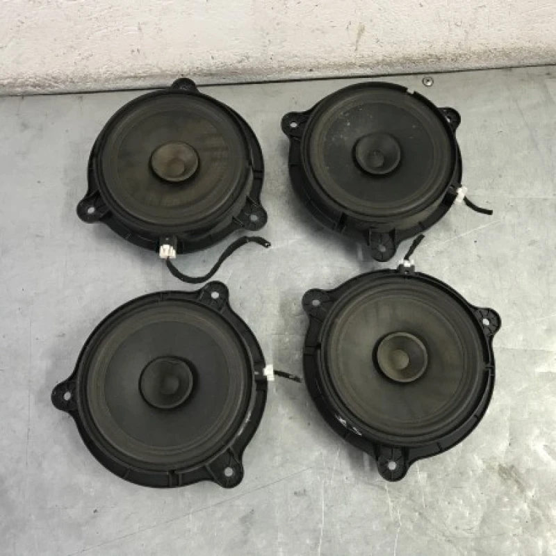 Boxe fata spate Nissan 