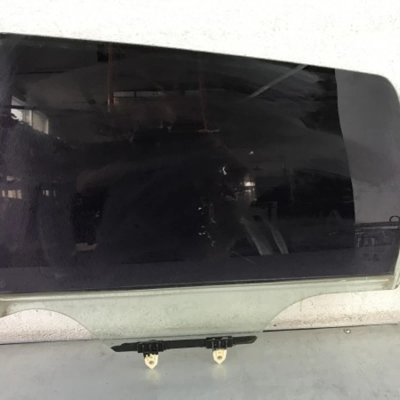 Geam stanga spate Nissan 